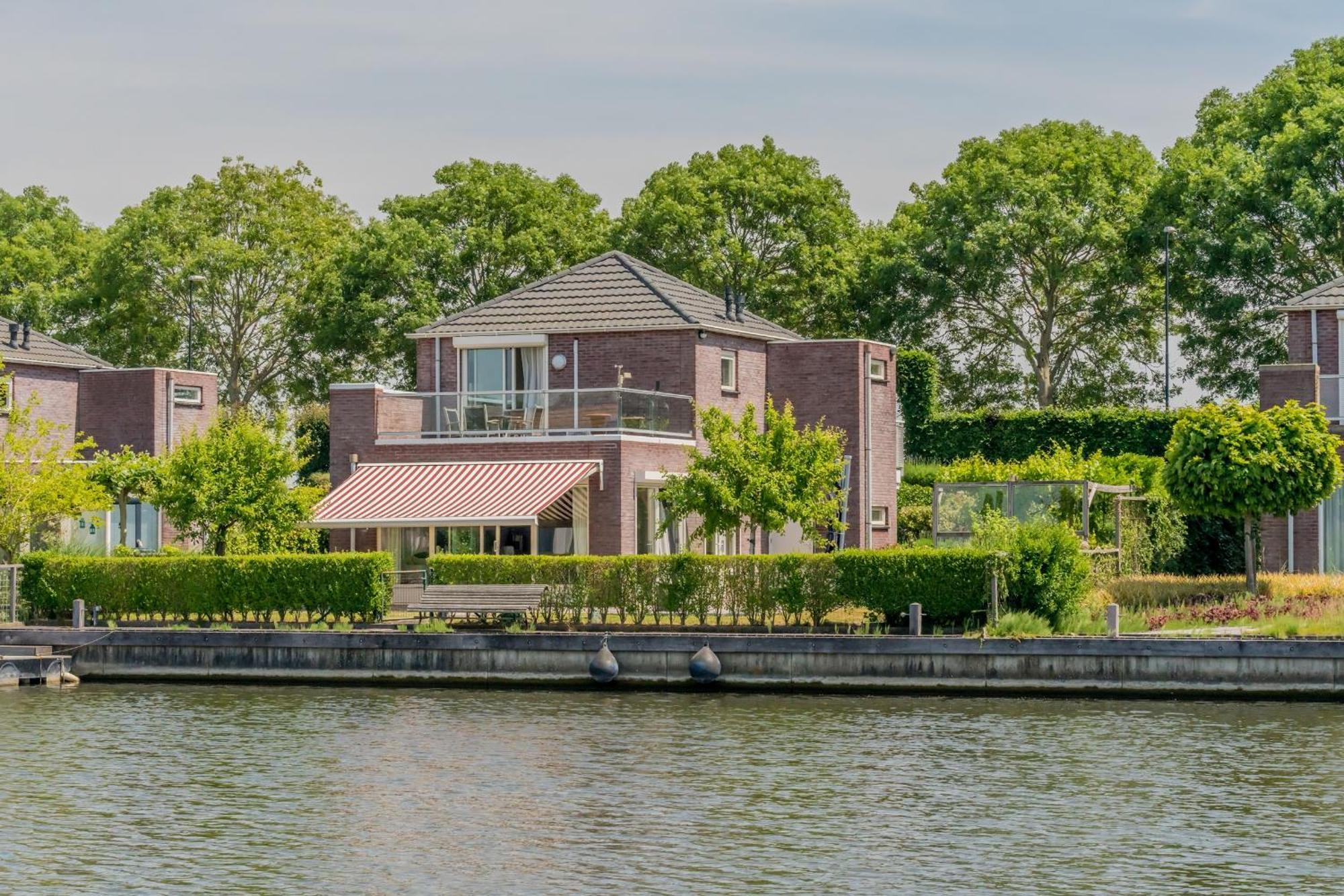 Nautic Rentals - Marinapark Oude-Tonge Екстер'єр фото