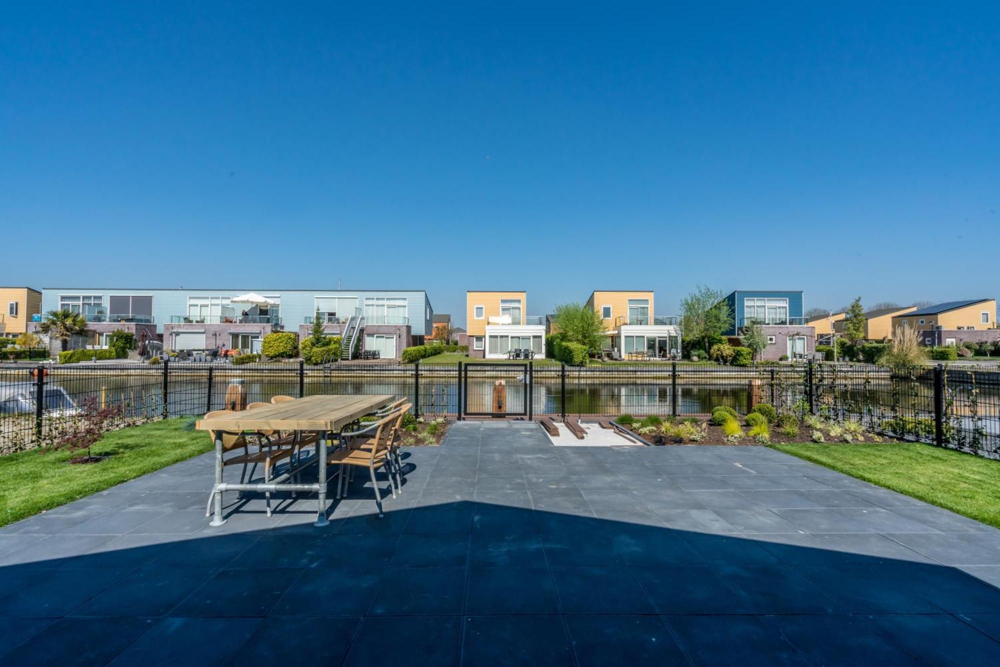 Nautic Rentals - Marinapark Oude-Tonge Екстер'єр фото